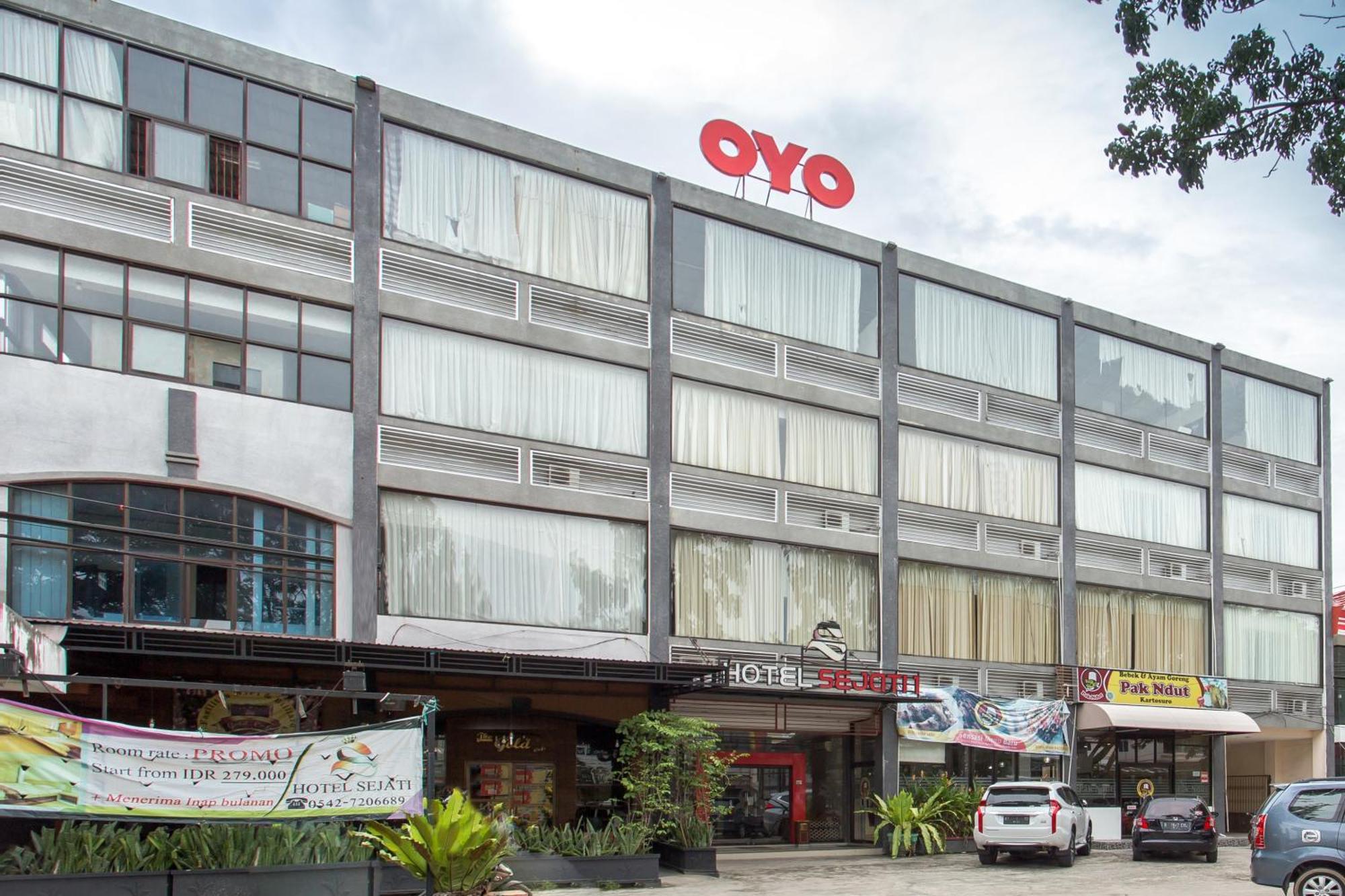 Oyo 663 Hotel Sejati Balikpapan  Exterior photo